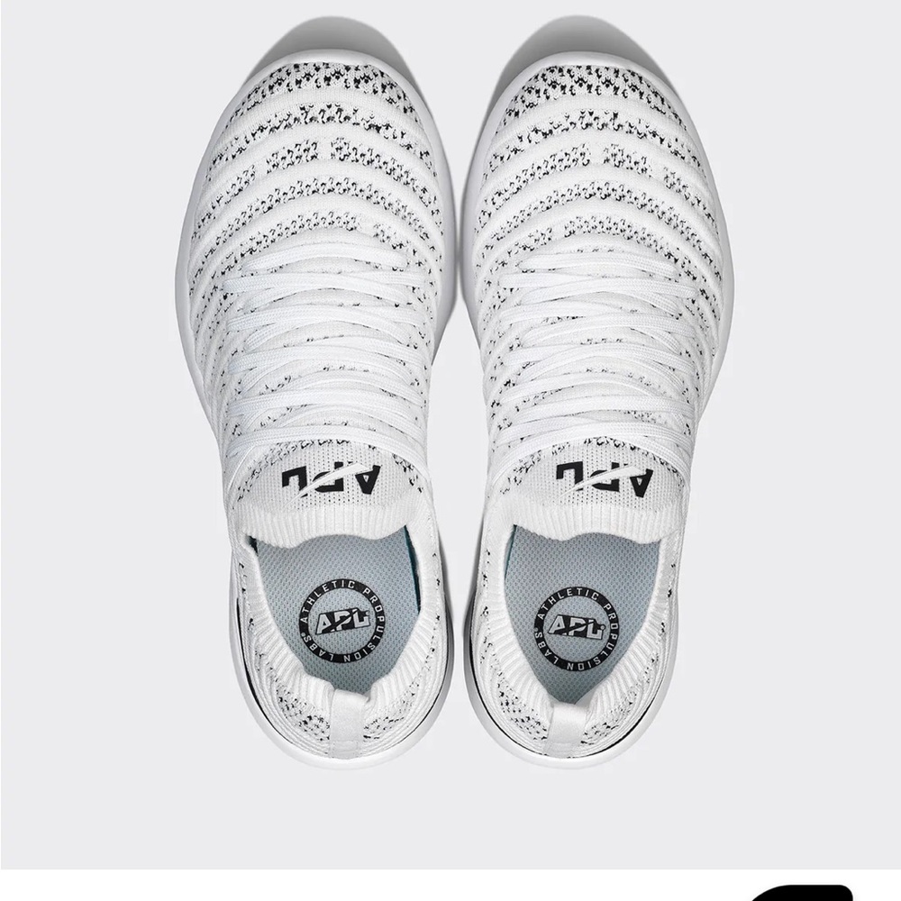APL techloom wave, white/black, 9.5 + packable shoe bag ($65 value)